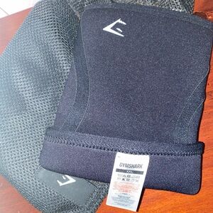 Gymshark Black Neoprene Knee Sleeves
